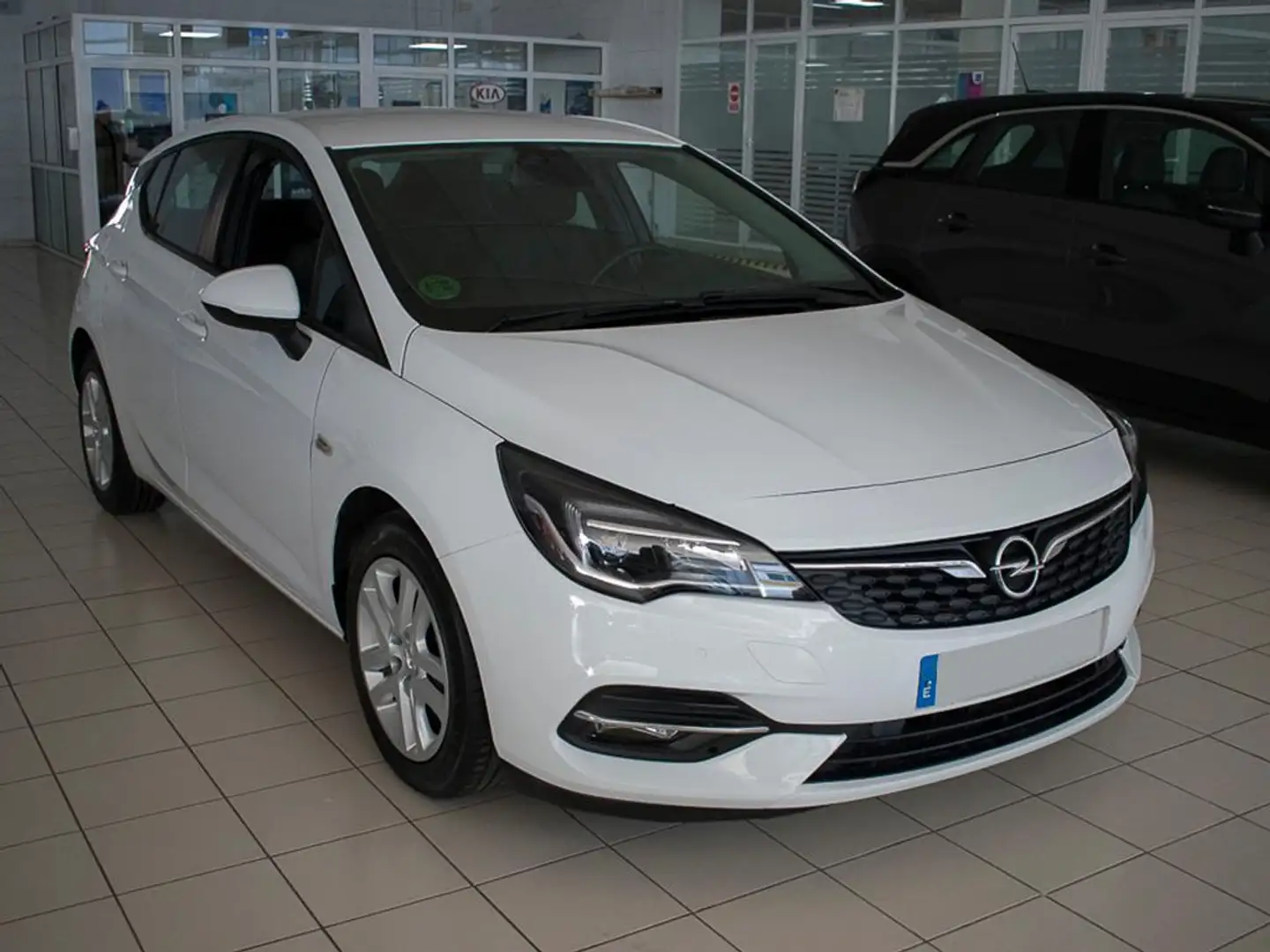 Opel Astra 1.5D DVC 77KW 5P Weiß - 1