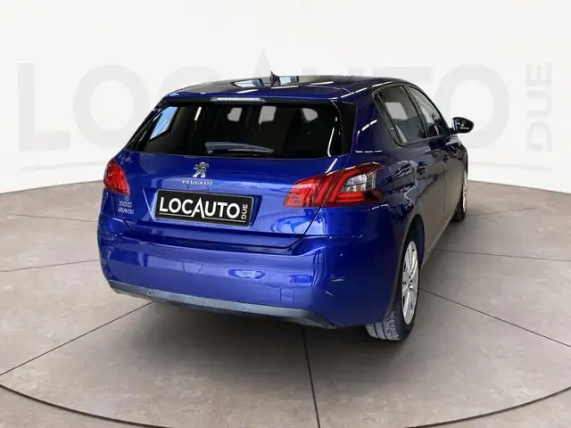 Peugeot 308 view 4