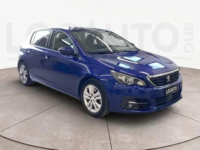 Peugeot 308 view 3