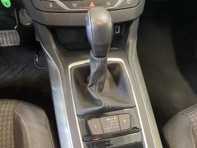 Peugeot 308 view 11