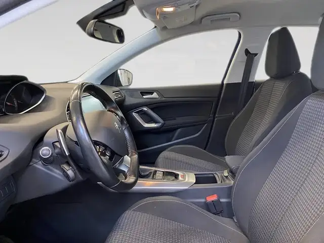 Peugeot 308 view 7