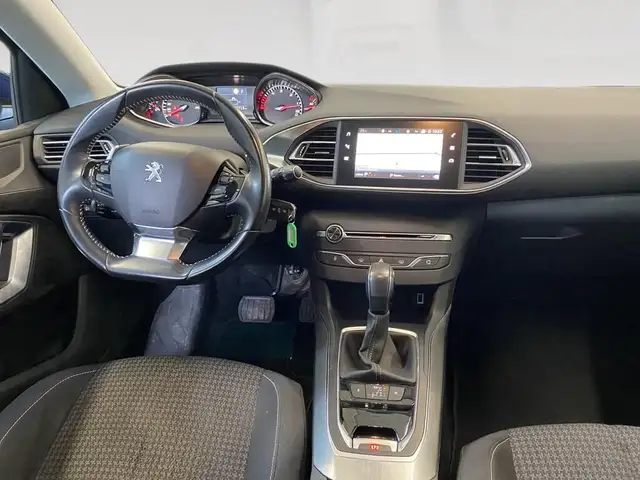 Peugeot 308 view 6