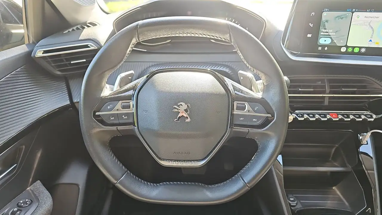 Peugeot 208 208 — photo 23