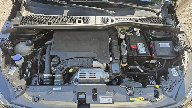 Peugeot 208 view 15