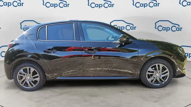 Peugeot 208 view 4