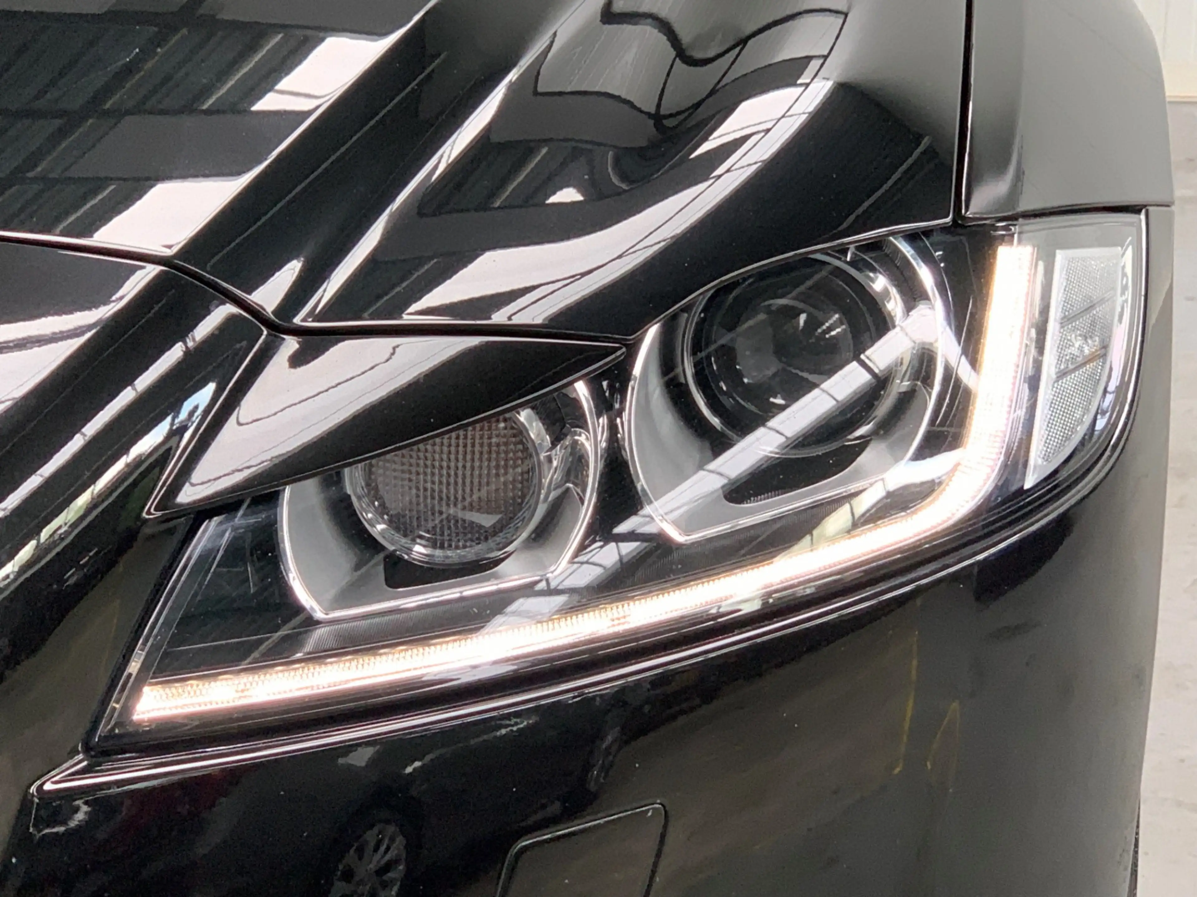 Jaguar XF 2.0t Prestige VIRTUAL COCKPIT-NAVI-LANE ASSIST-ECC — photo 12
