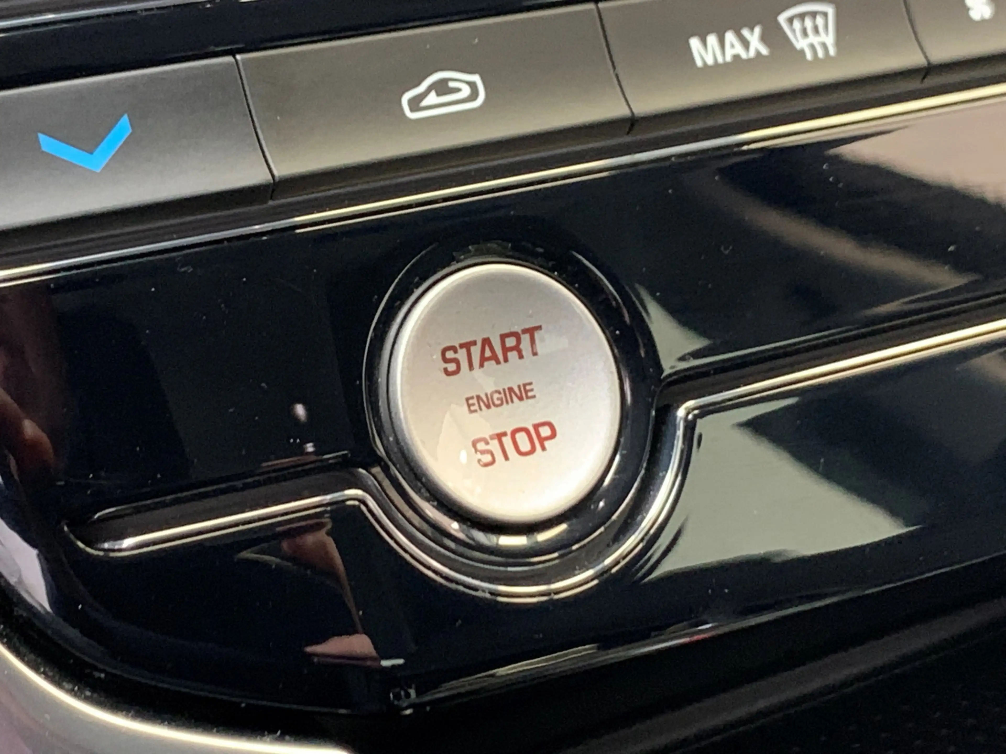 Jaguar XF 2.0t Prestige VIRTUAL COCKPIT-NAVI-LANE ASSIST-ECC — photo 33