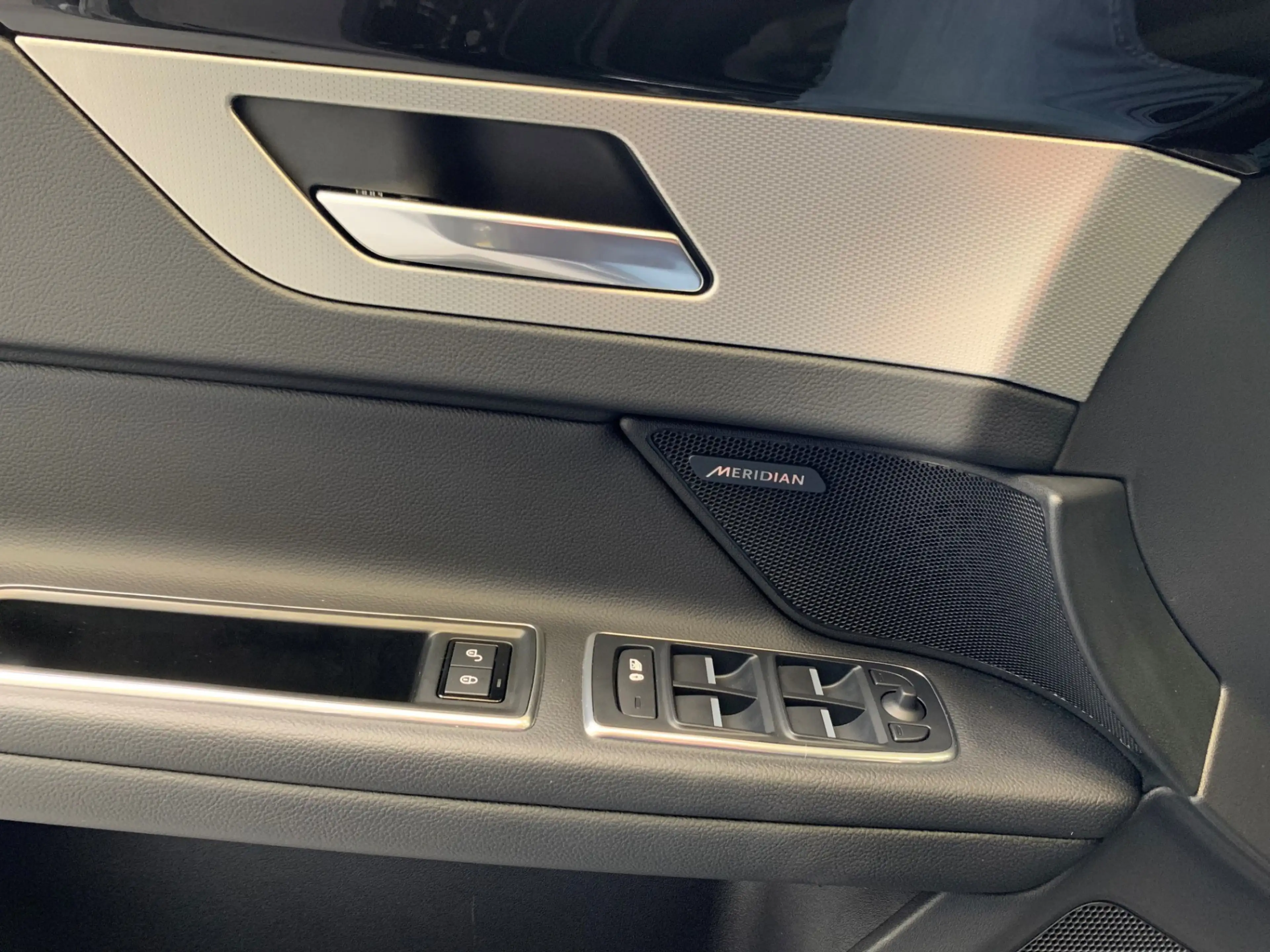 Jaguar XF 2.0t Prestige VIRTUAL COCKPIT-NAVI-LANE ASSIST-ECC — photo 42