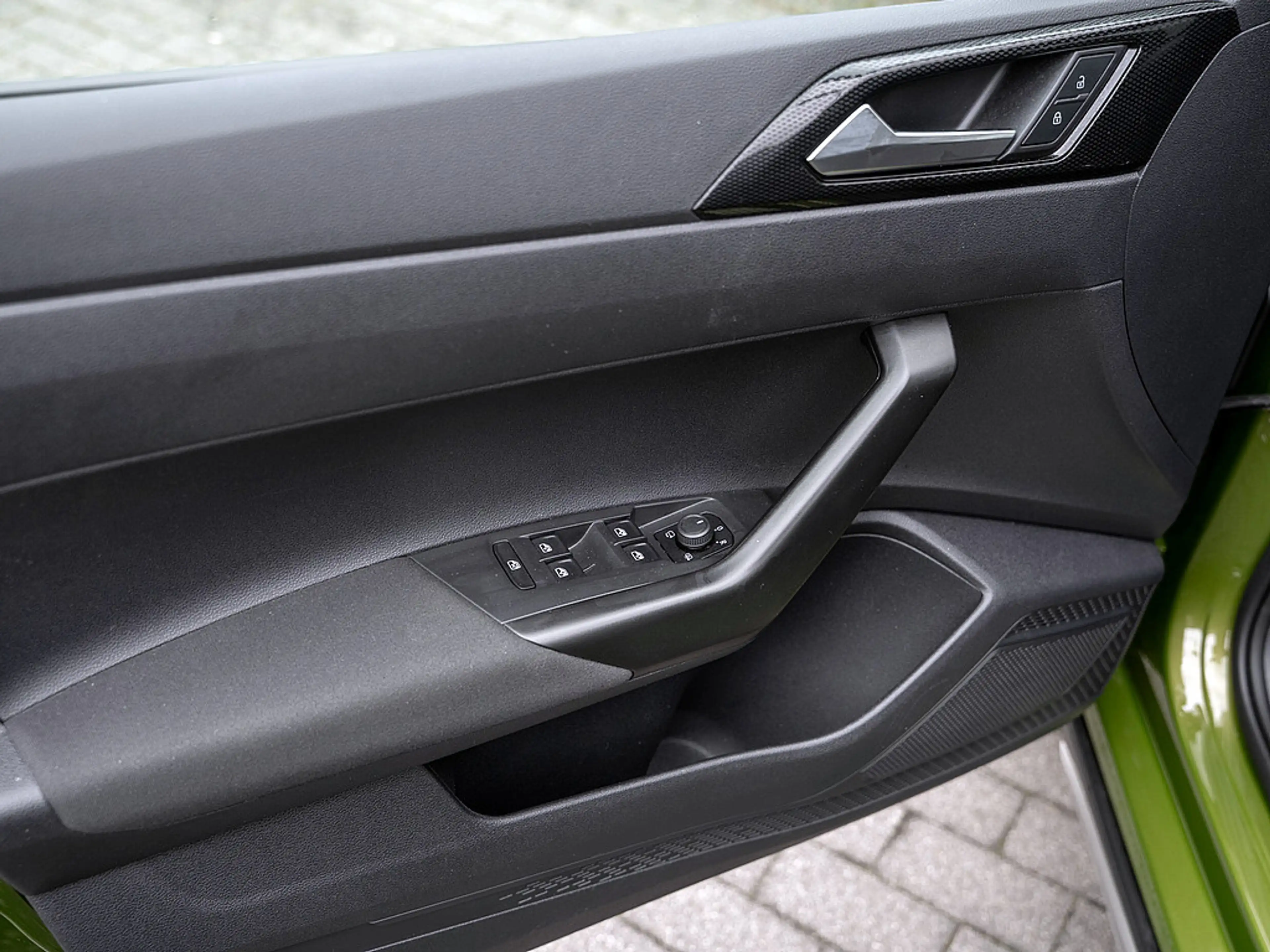 Volkswagen Taigo 1.0 TSI Life NAVI PANO KAM LED PDC ACC — photo 14