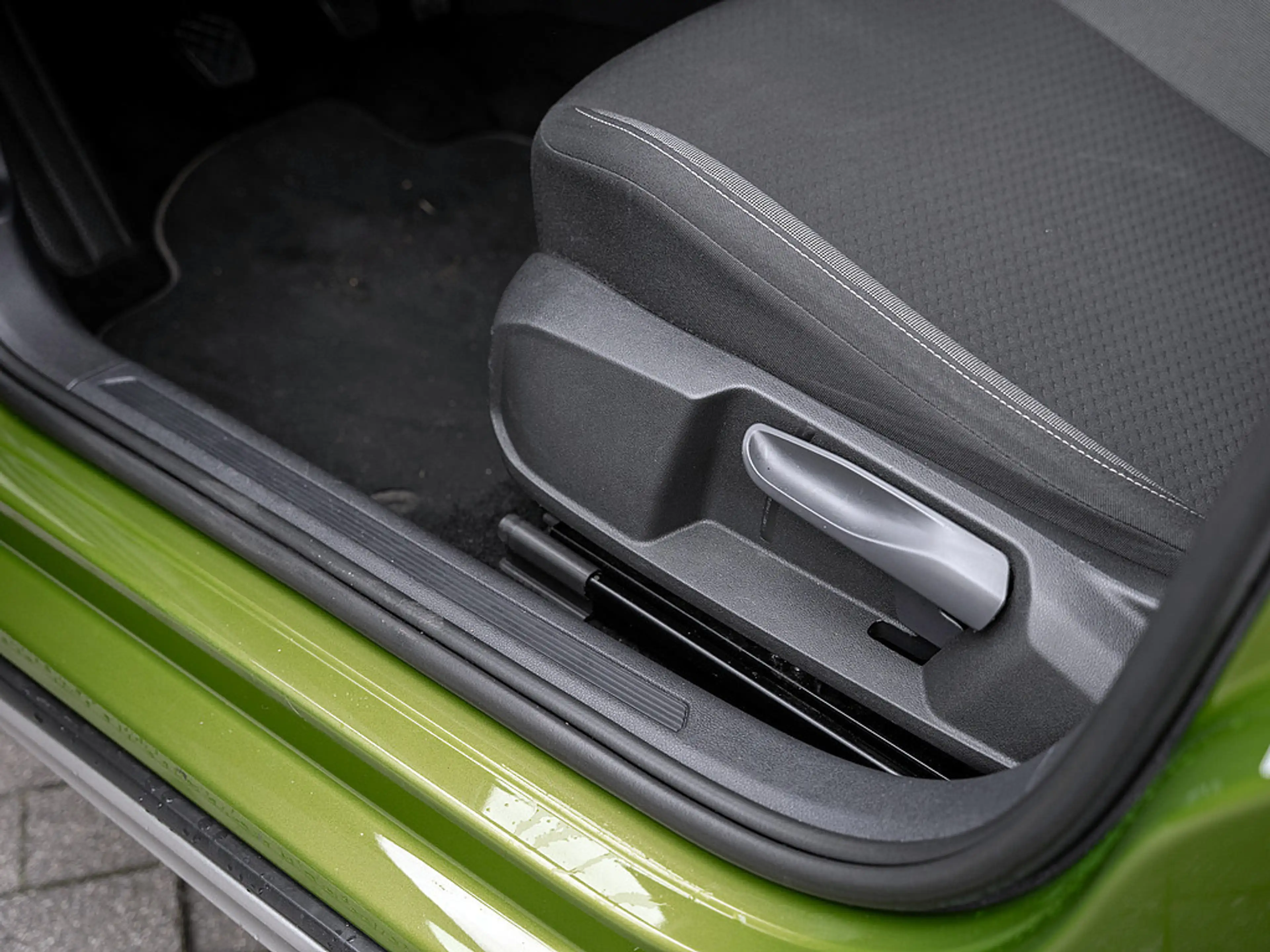 Volkswagen Taigo 1.0 TSI Life NAVI PANO KAM LED PDC ACC — photo 15
