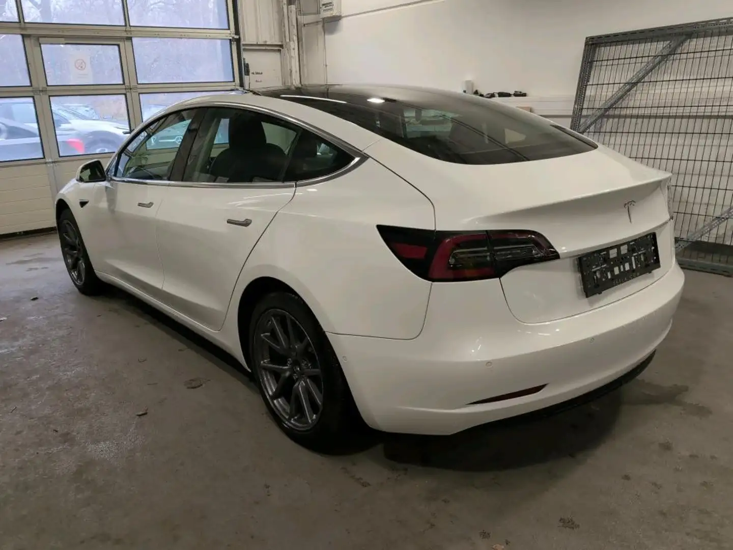 Tesla Model 3 Standard Range RWD Plus 57,5kWh Weiß - 2