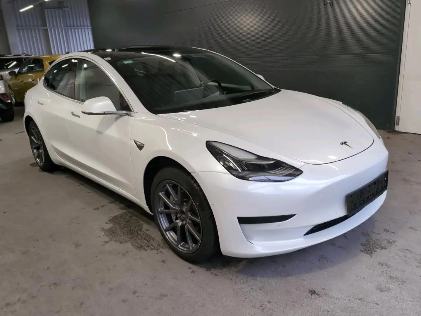 Tesla Model 3 Standard Range RWD Plus 57,5kWh Weiß - 1