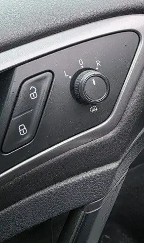 Volkswagen Golf view 17