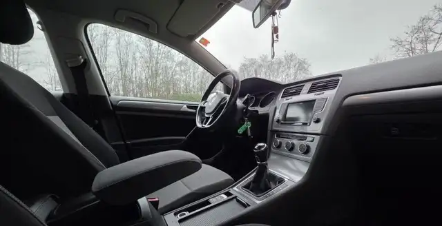 Volkswagen Golf view 12