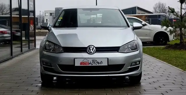 Volkswagen Golf view 2