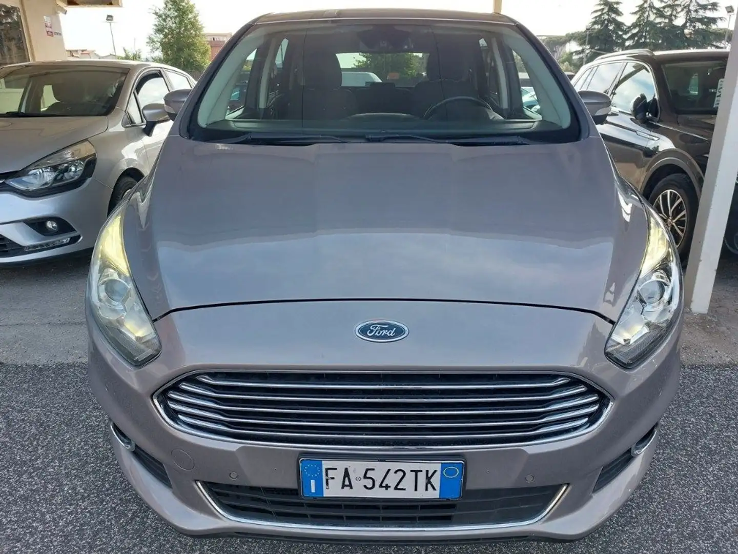 Ford S-Max 2.0 TDCi 150CV Start&Stop Powershift Titanium Busi Gris - 2