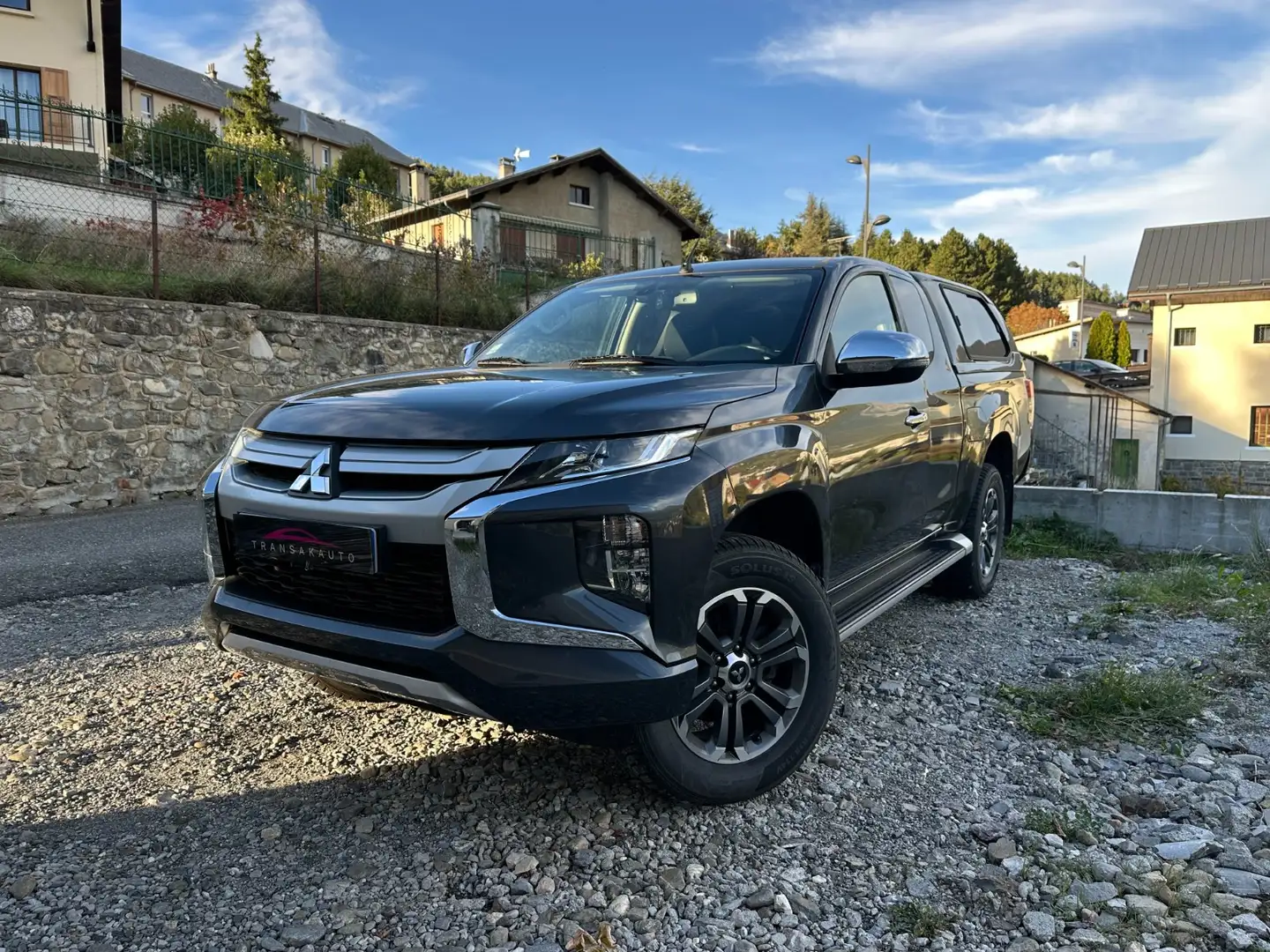 Mitsubishi L200 INTENSE NAVI Grau - 1