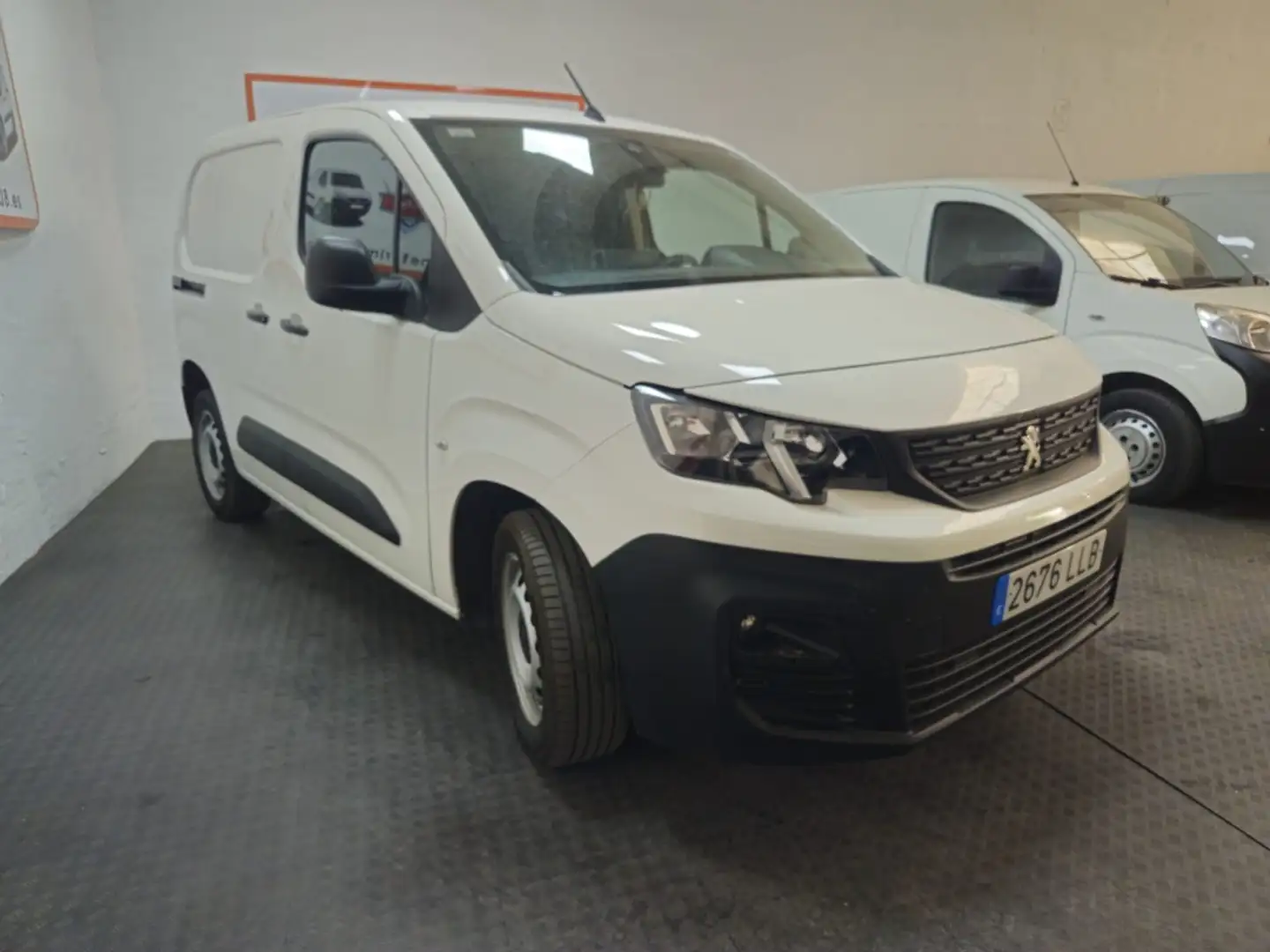 Peugeot Partner 1.5BlueHDI S&S Premium Standard 600kg 100 Blanco - 2