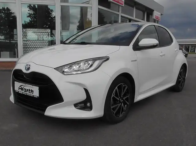 Toyota Yaris Hybrid;Automatik,Zentralverriegelung mit Funk,Navigationssystem,Tempomat,Geschwindigkeitsbegrenzer,5 türig,Freisprechanl.