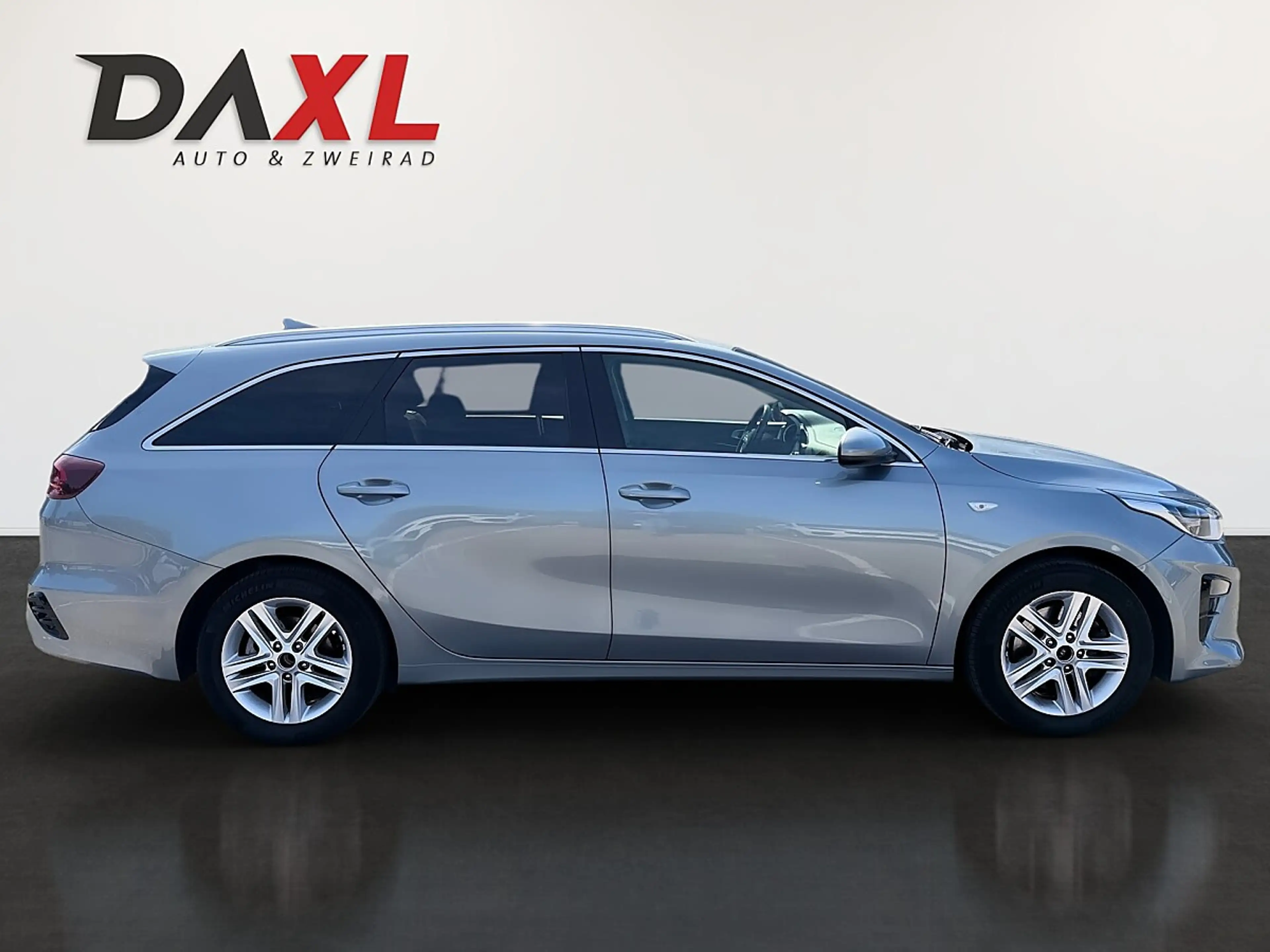 Kia Ceed SW / cee'd SW ceed SW 1,0 T-GDI GPF ISG Silber *unfallfrei* — photo 4