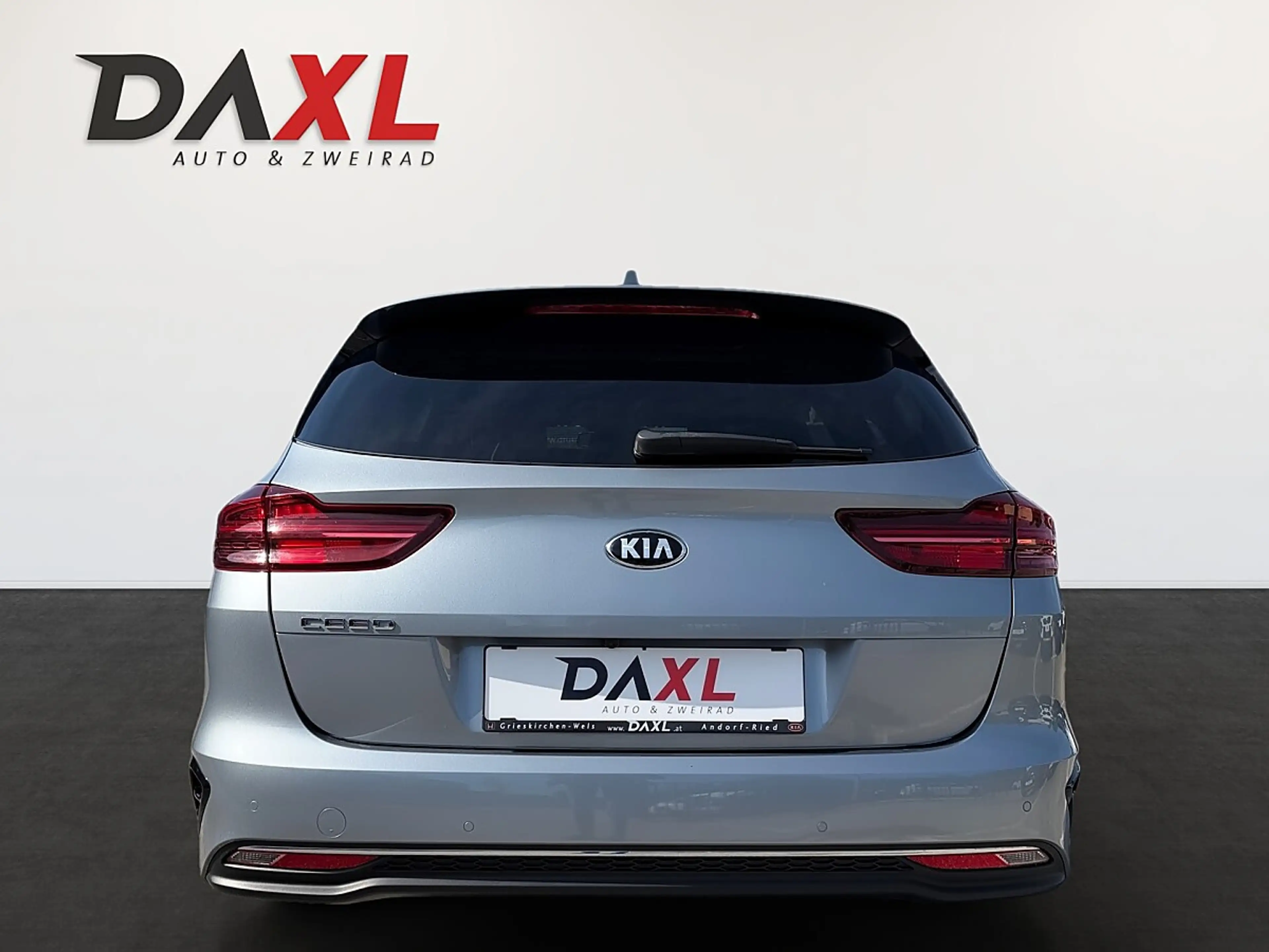 Kia Ceed SW / cee'd SW ceed SW 1,0 T-GDI GPF ISG Silber *unfallfrei* — photo 6
