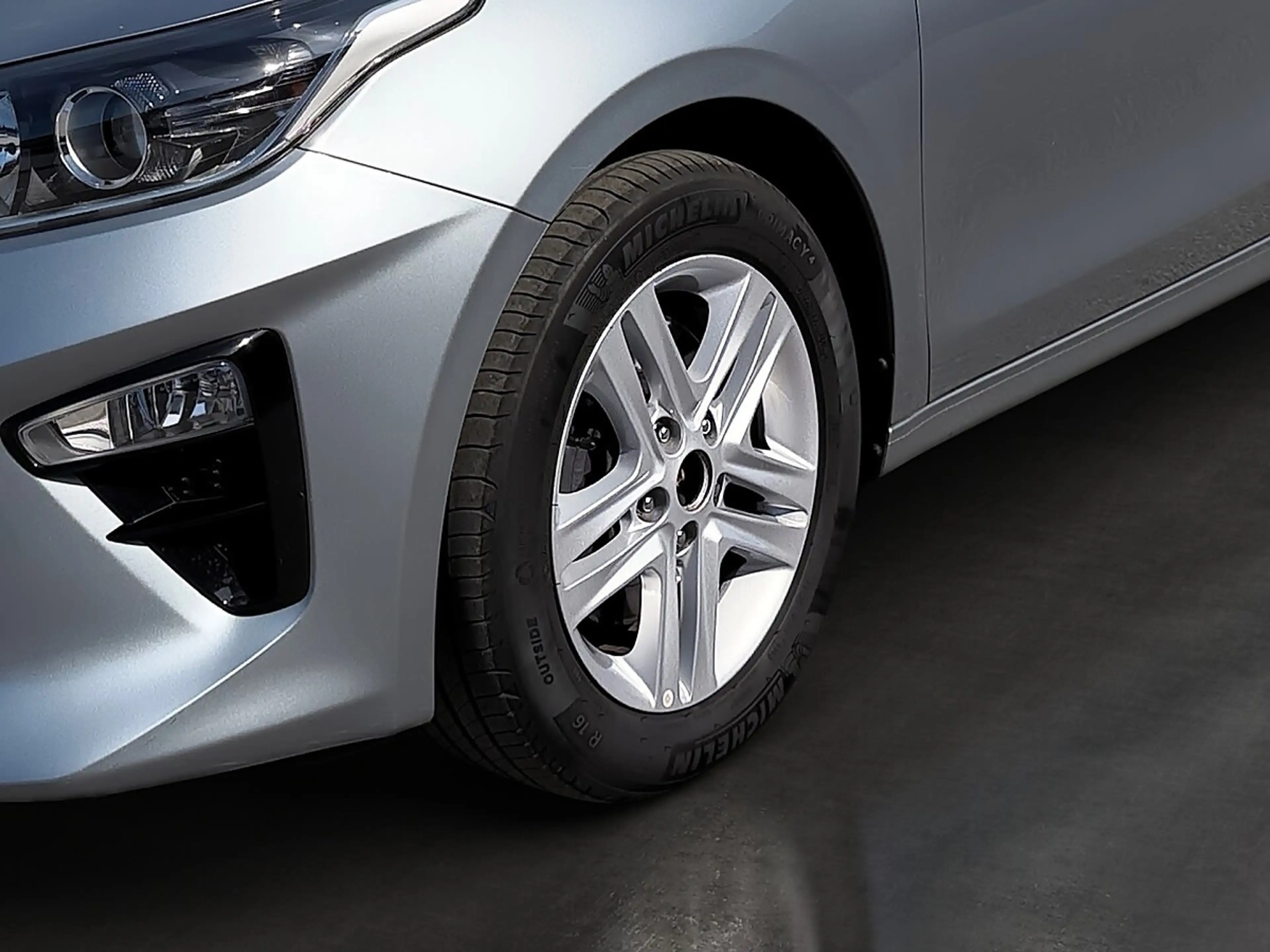 Kia Ceed SW / cee'd SW ceed SW 1,0 T-GDI GPF ISG Silber *unfallfrei* — photo 9