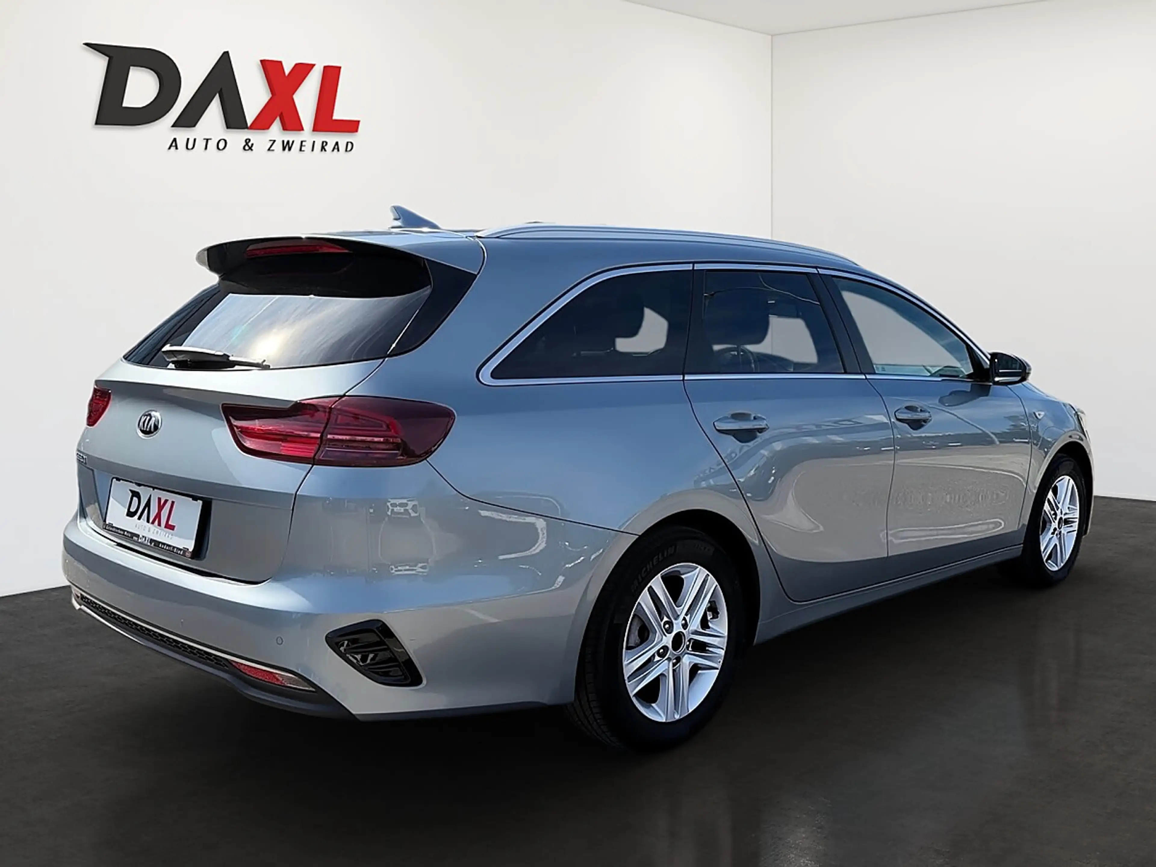 Kia Ceed SW / cee'd SW ceed SW 1,0 T-GDI GPF ISG Silber *unfallfrei* — photo 5