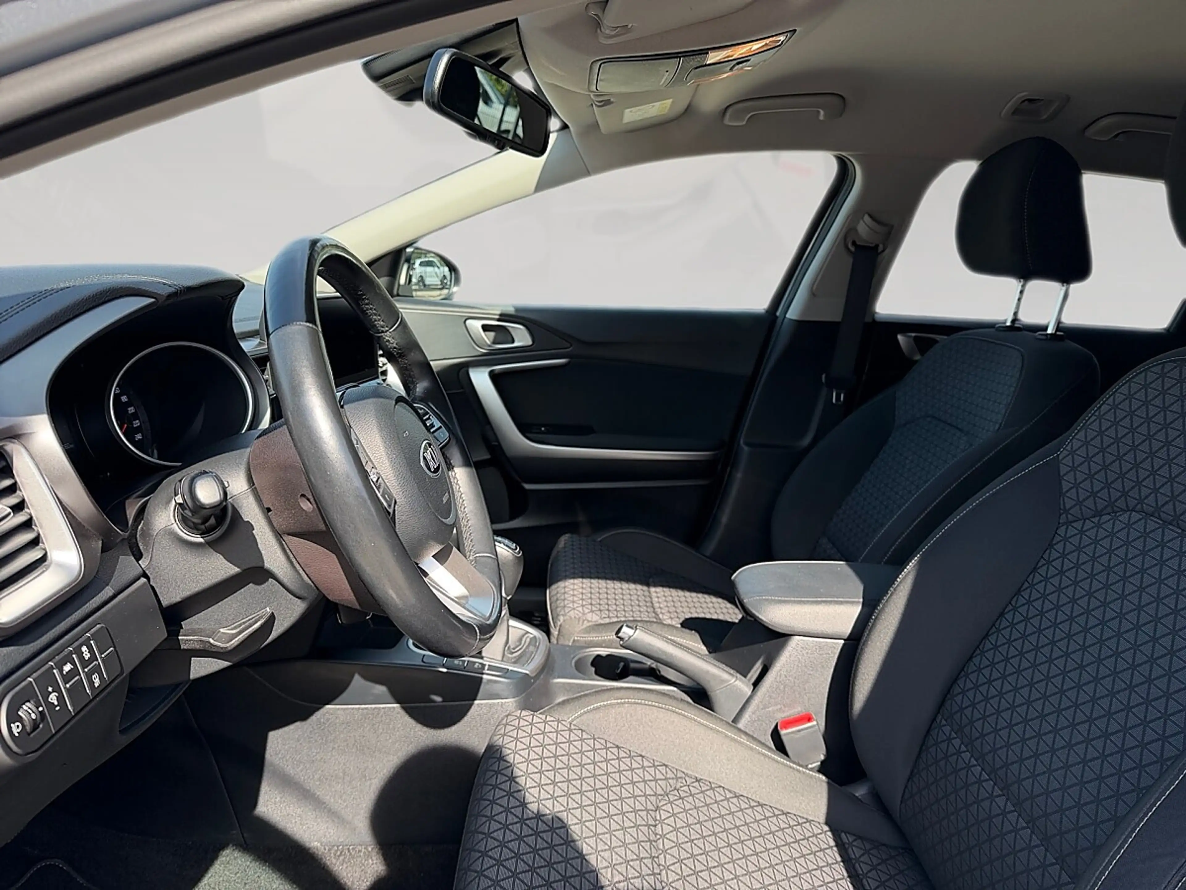 Kia Ceed SW / cee'd SW ceed SW 1,0 T-GDI GPF ISG Silber *unfallfrei* — photo 11