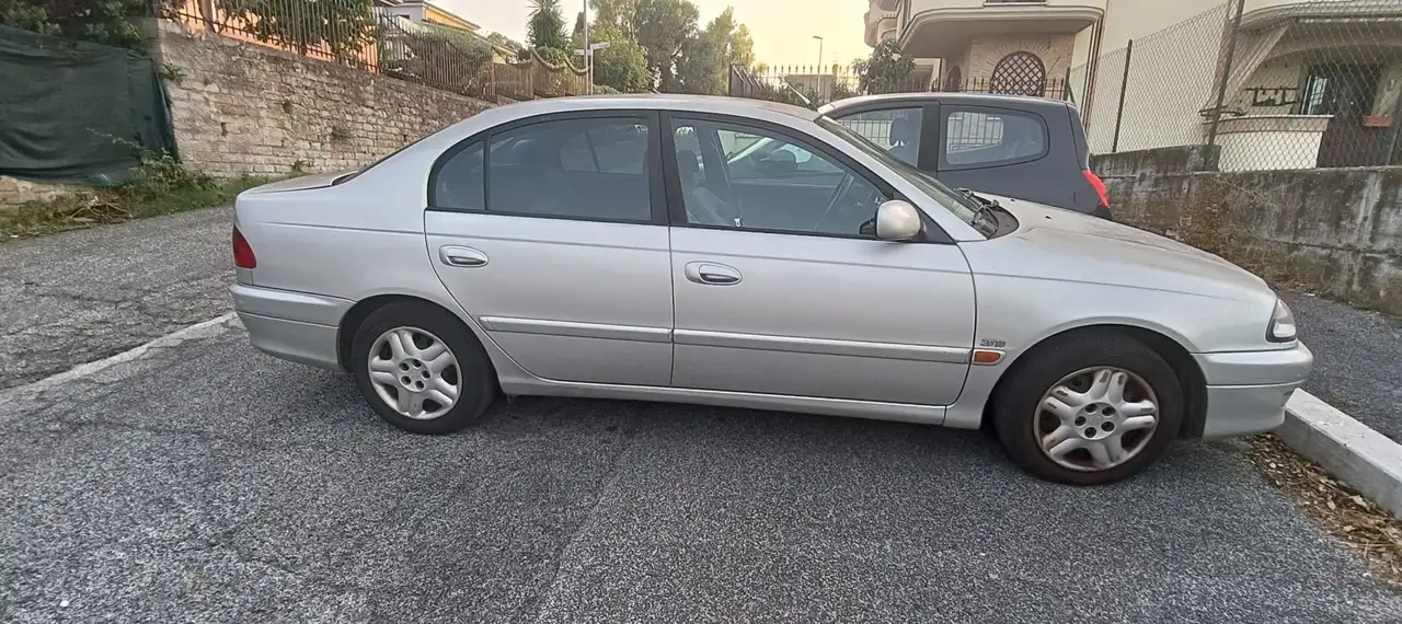 Toyota Avensis SW 2.0 td Sol, foto 2