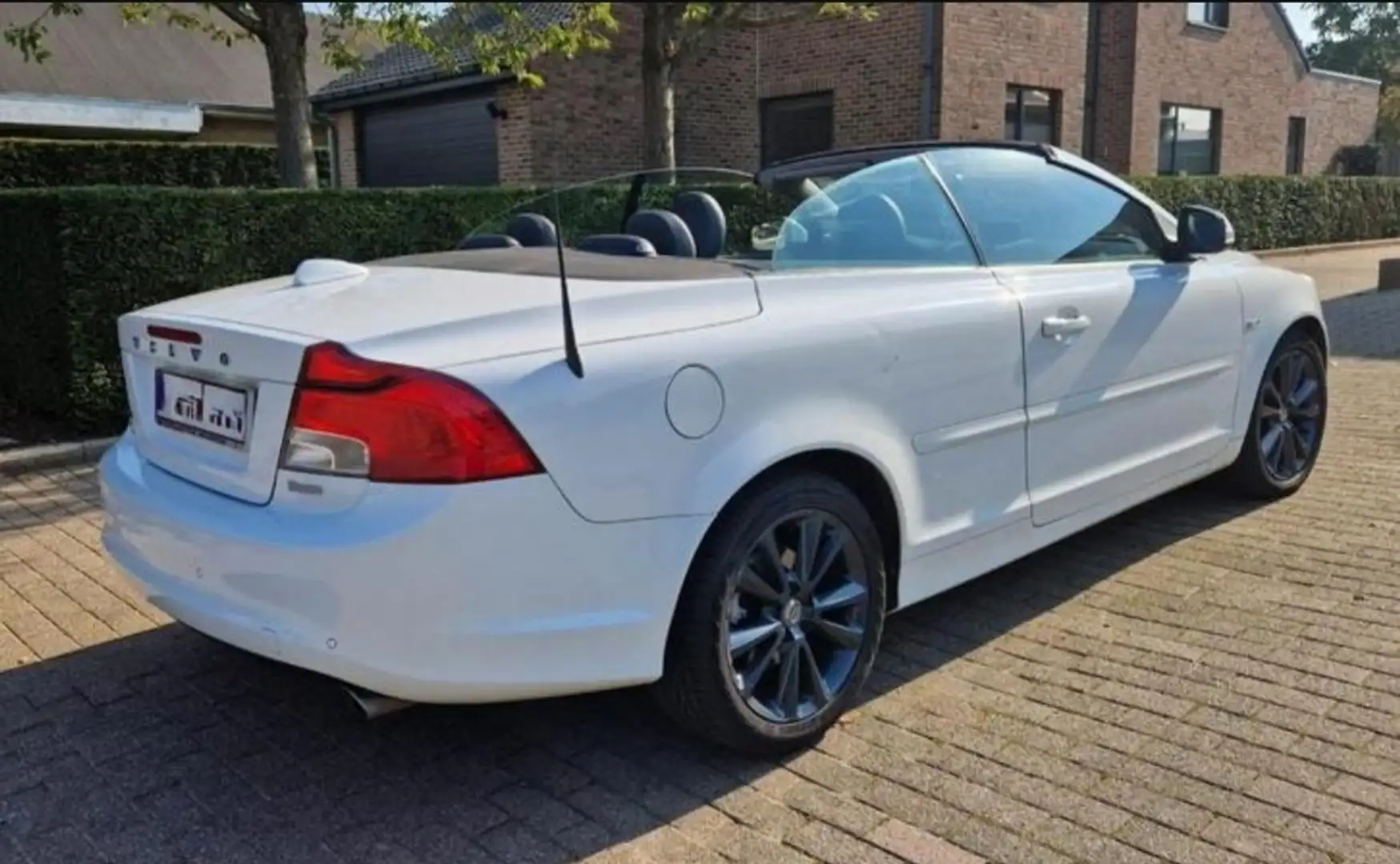 Volvo C70 D3 150 ch Momentum Geartronic - 1