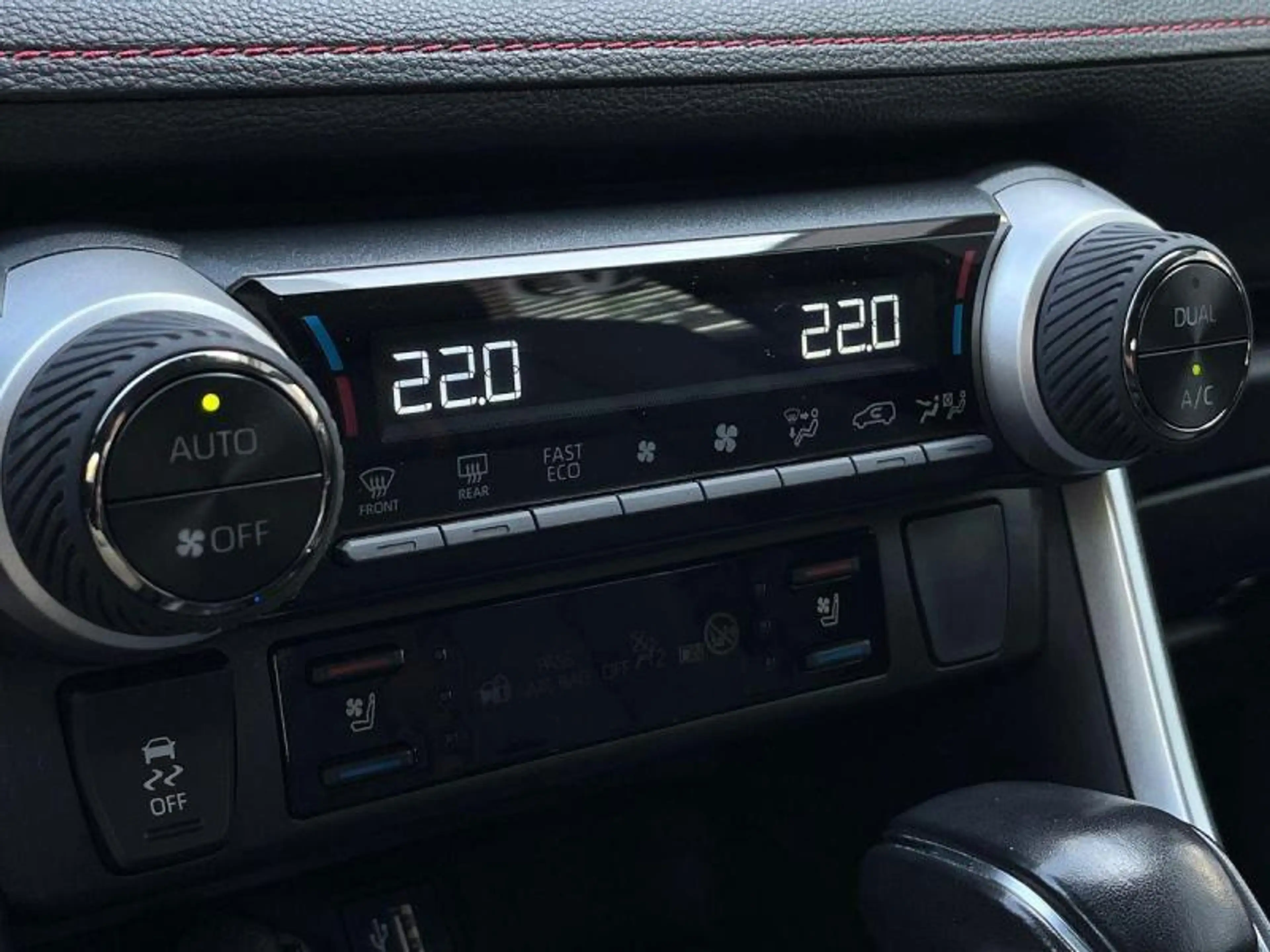Toyota RAV 4 Plugin+Style Plus 4X4+360°cam+gps+sens V+A — photo 15