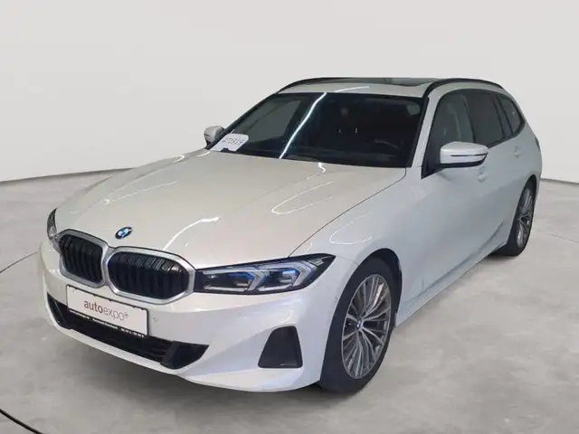 BMW 3 Series view 2