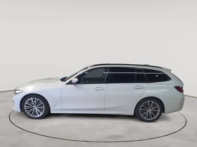 BMW 3 Series view 6