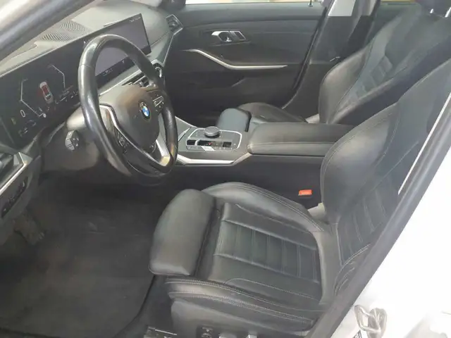 BMW 3 Series view 7