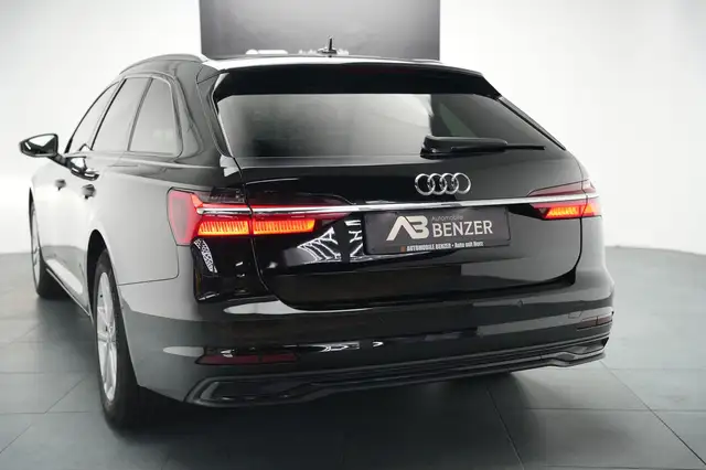 Audi A6 Avant view 8