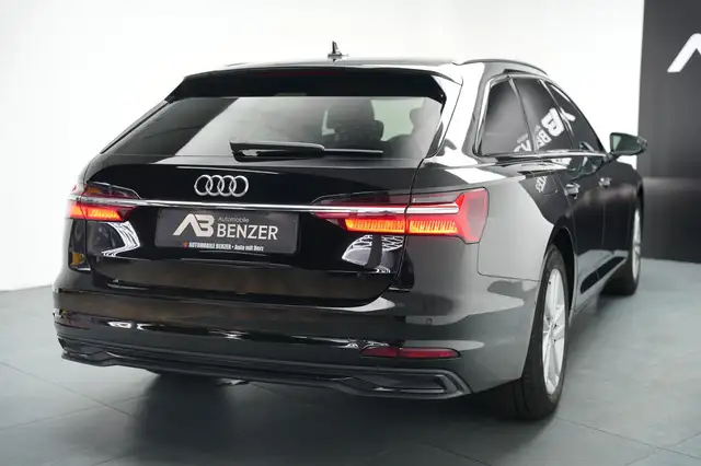 Audi A6 Avant view 9