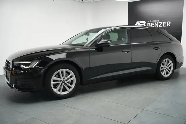 Audi A6 Avant view 6