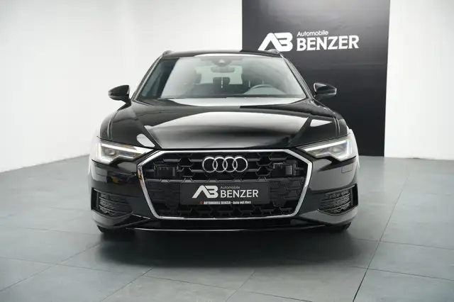 Audi A6 Avant view 3