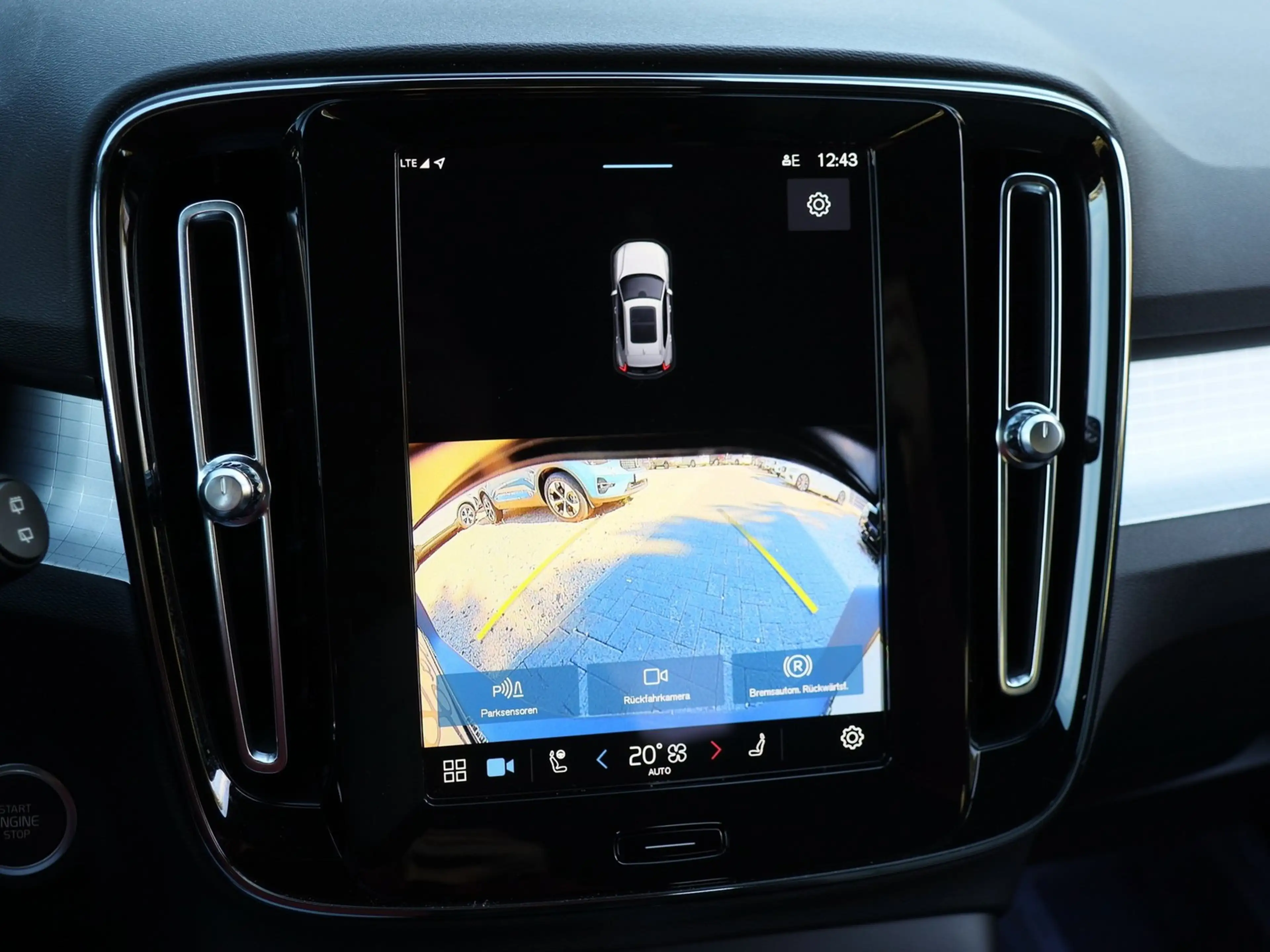 Volvo XC40 B3 Core Aut. Navi*PDC*LED — photo 12