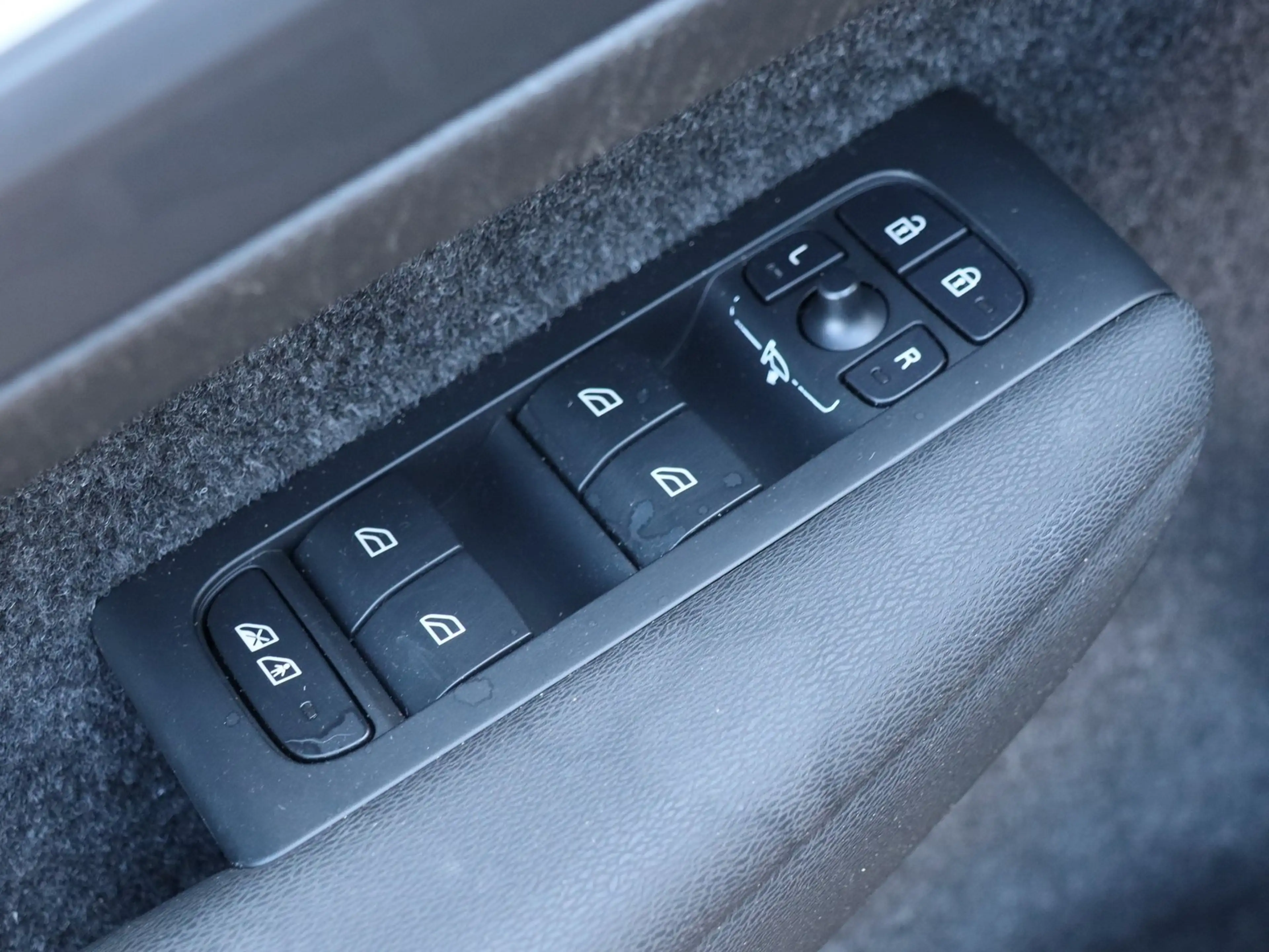 Volvo XC40 B3 Core Aut. Navi*PDC*LED — photo 14