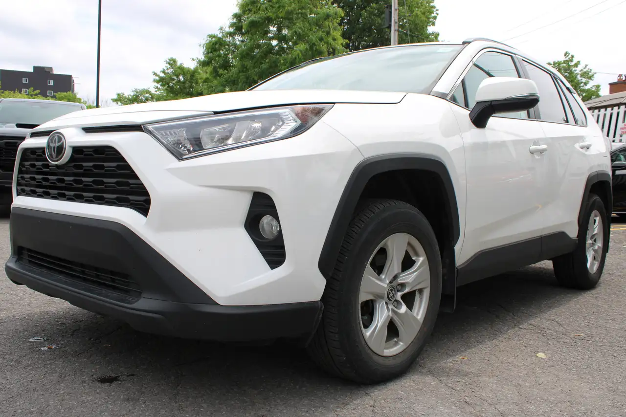 Toyota RAV 4 снимка Toyota RAV 4