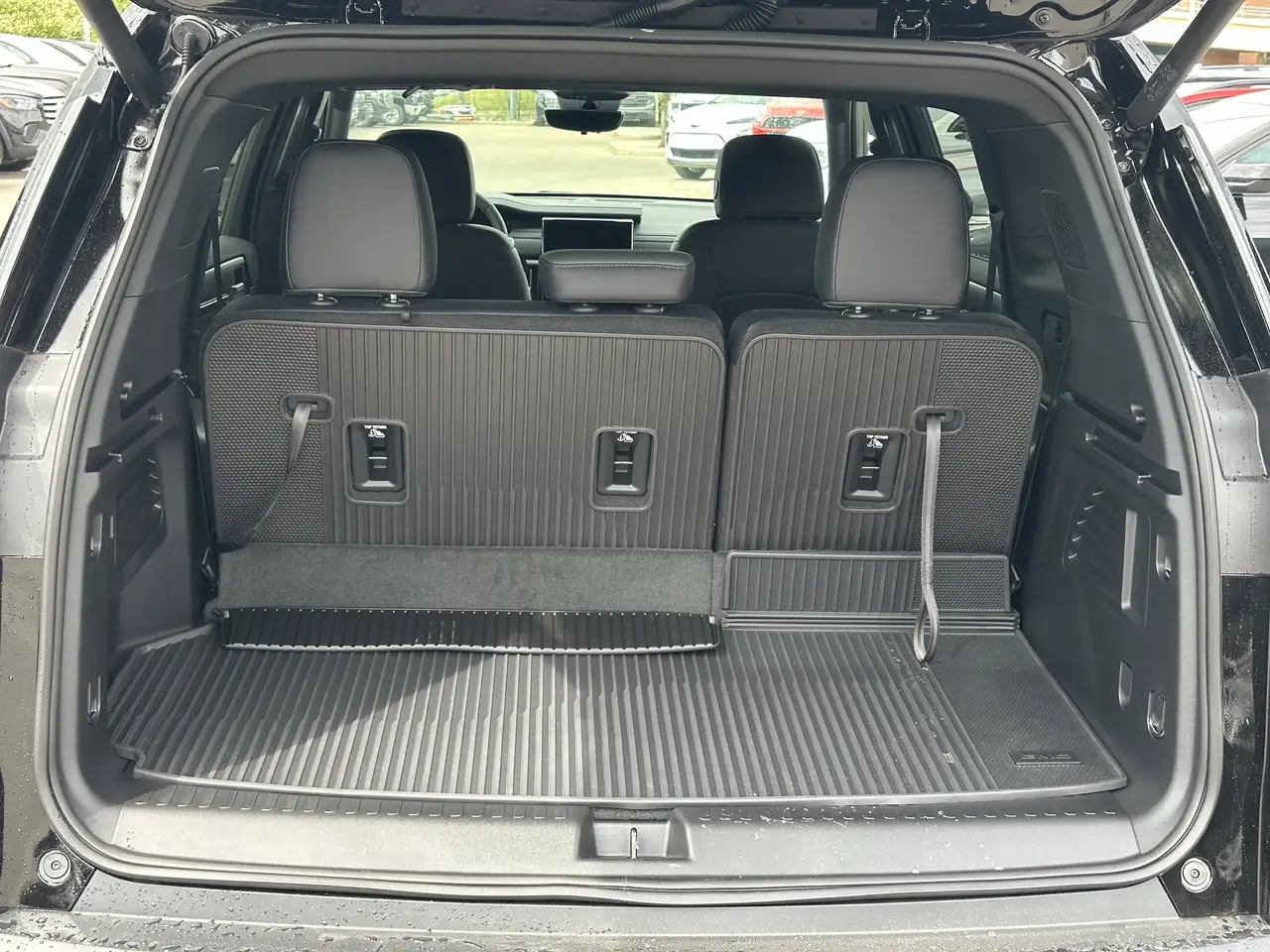 GMC Acadia снимка GMC Acadia