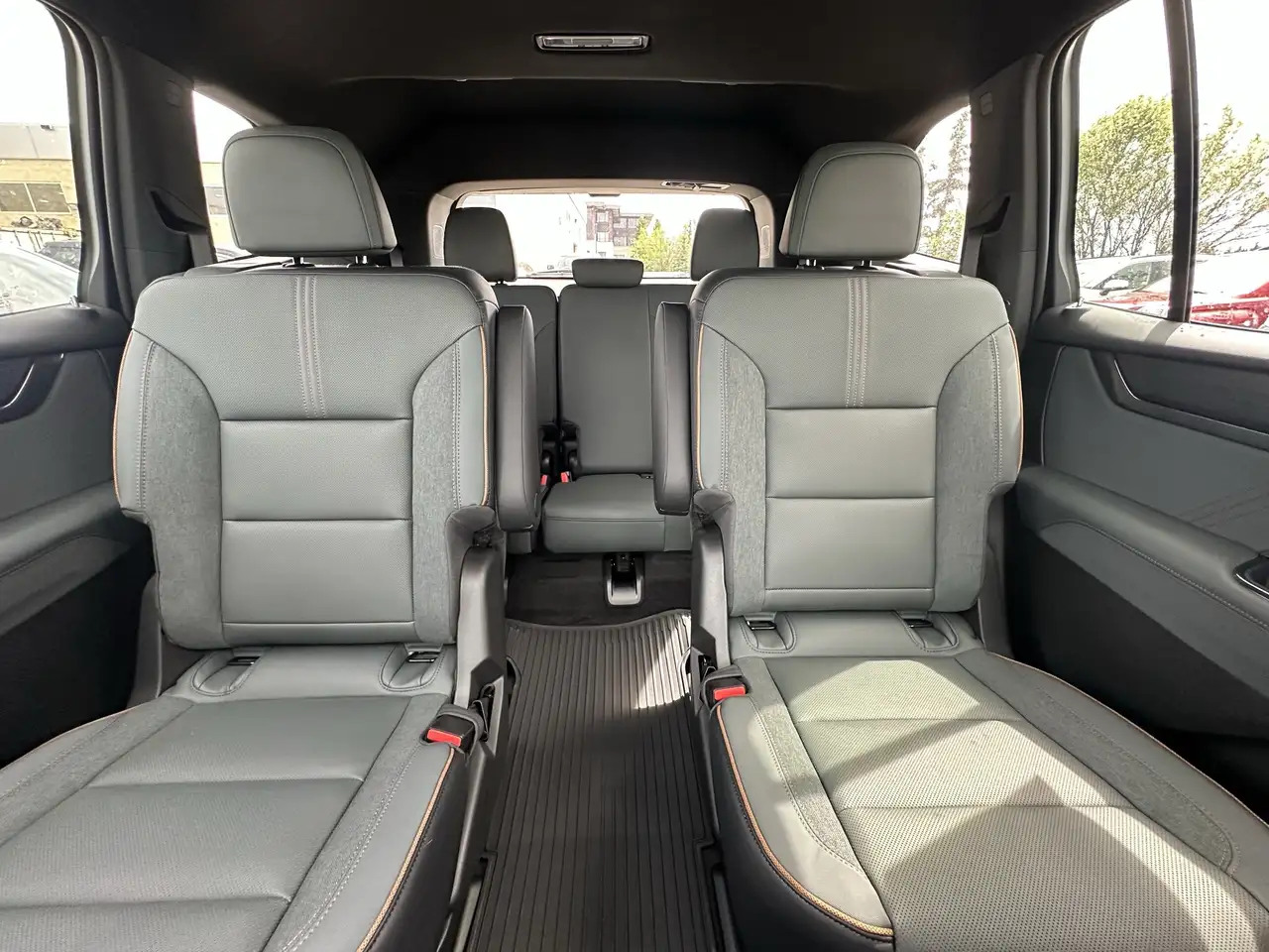 GMC Acadia снимка GMC Acadia