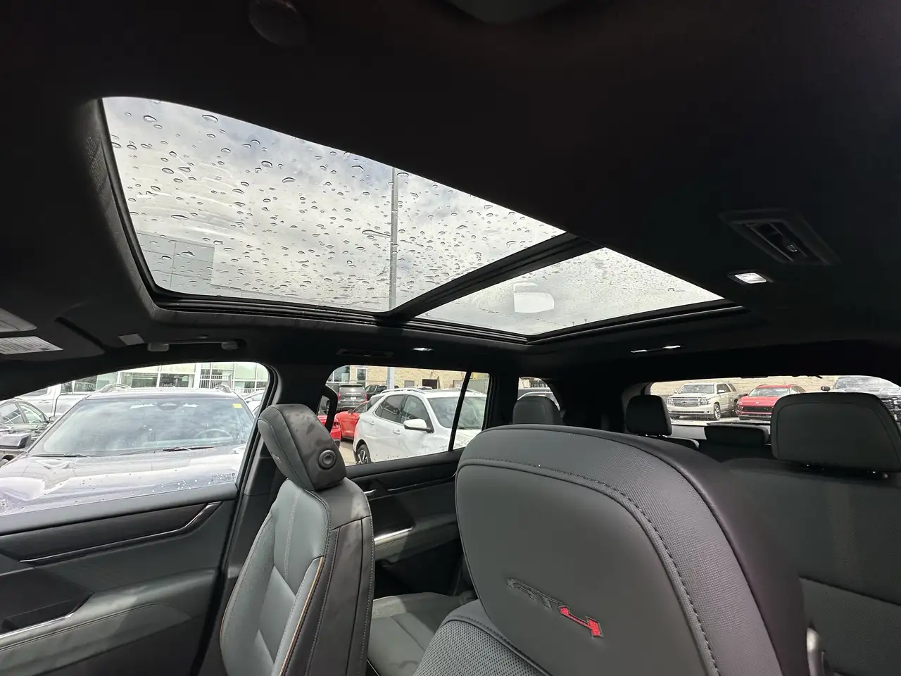 GMC Acadia снимка GMC Acadia