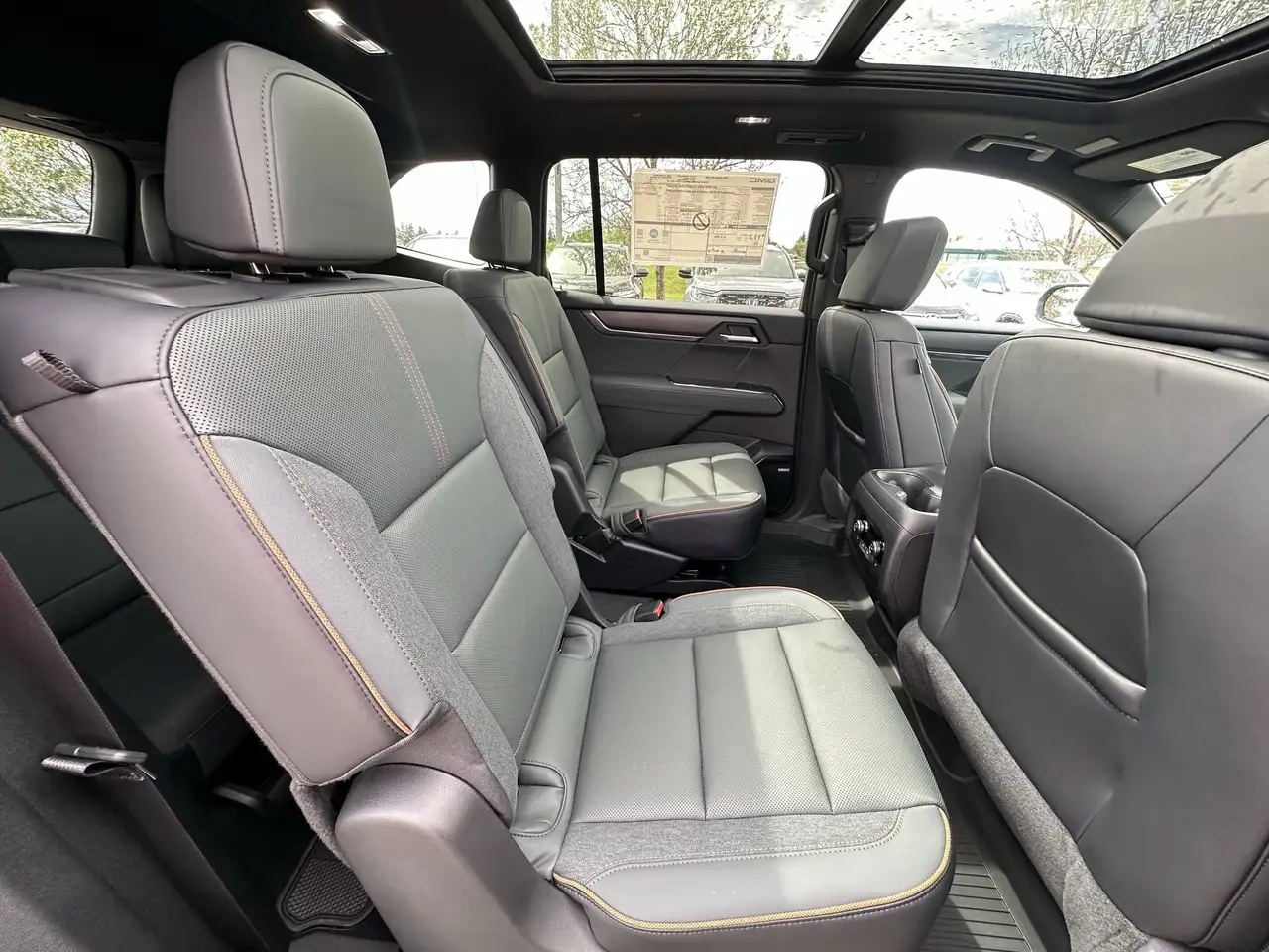 GMC Acadia снимка GMC Acadia