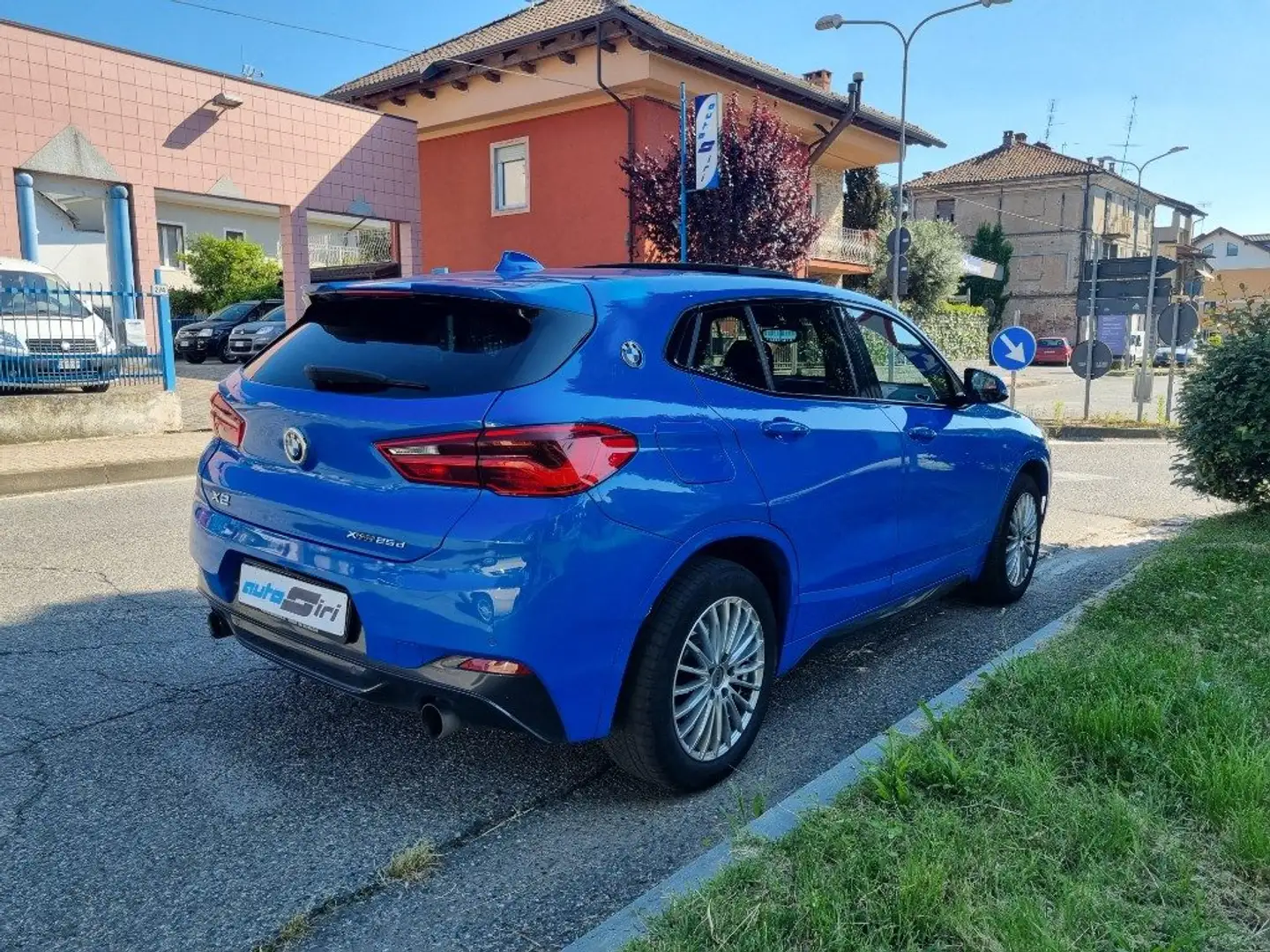 BMW X2 xDrive25d Msport Blau - 2