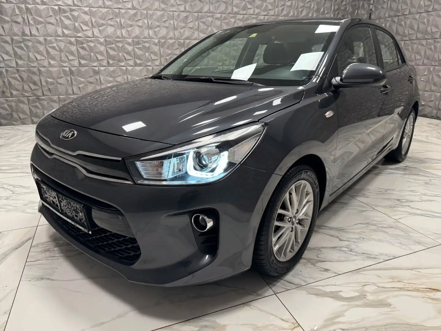 Kia Rio 1,25 MPI Silber ISG Grau - 1