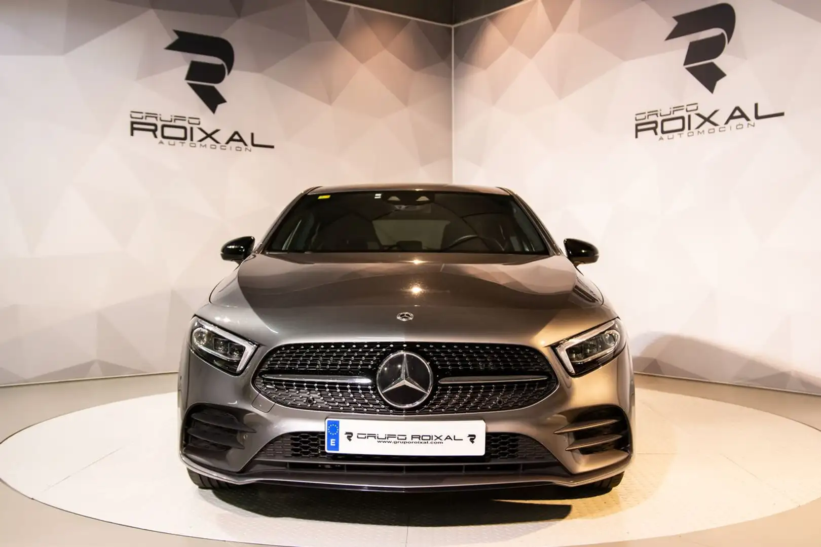 Mercedes-Benz A 250 A250E PACK AMG Gris - 2