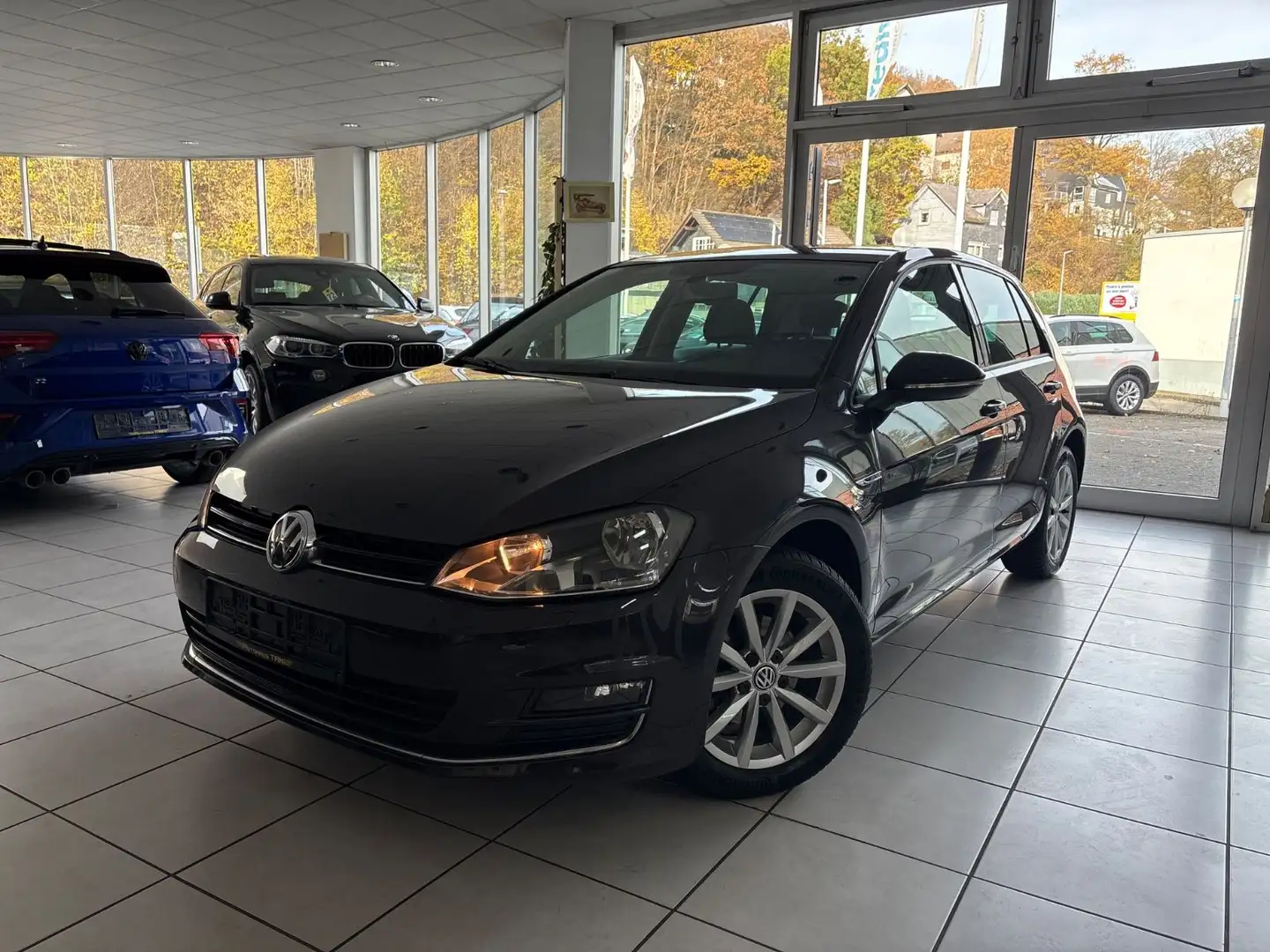 Volkswagen Golf VII Lim. Lounge BMT Grau - 1