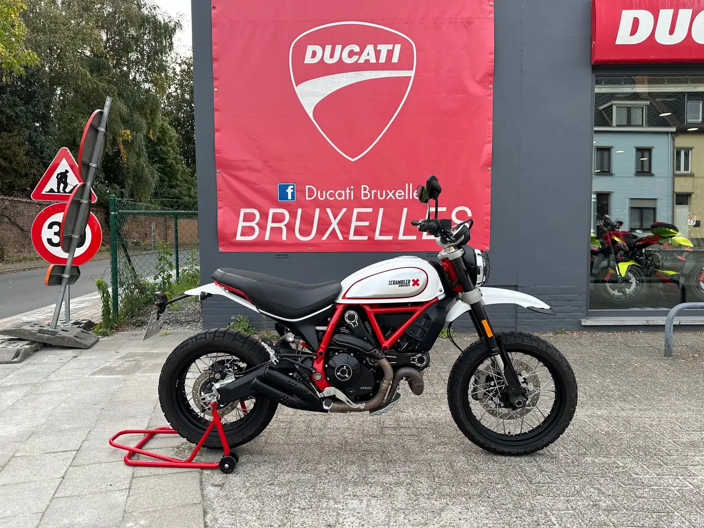 Ducati Scrambler Desert Sled | "A2-35Kw" Blanc - 1